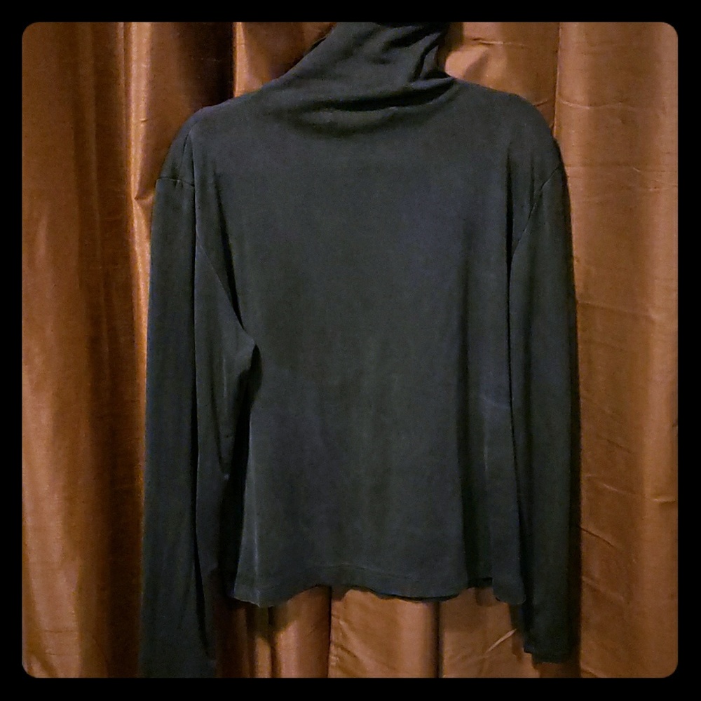 {2/$15} Linda Allard Ellen Tracy Turtleneck